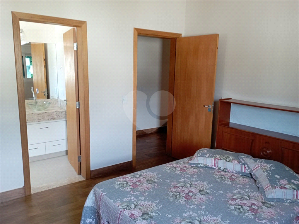Bélissimo Sobrado a venda no condomineo Residencial Santa Helena em Bragança Paulista -SP