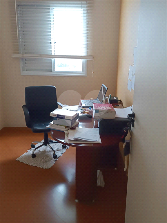 VENDE APARTAMENTO DE 3 DORMITÓRIOS COM SUÍTE , VAGA DE GARAGEM, NA RUA REIMS - CASA VERDE