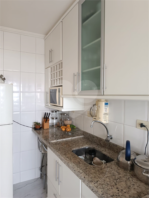 VENDE APARTAMENTO DE 3 DORMITÓRIOS COM SUÍTE , VAGA DE GARAGEM, NA RUA REIMS - CASA VERDE