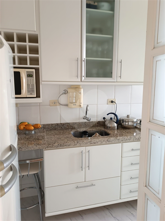 VENDE APARTAMENTO DE 3 DORMITÓRIOS COM SUÍTE , VAGA DE GARAGEM, NA RUA REIMS - CASA VERDE
