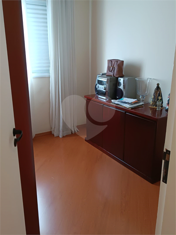 VENDE APARTAMENTO DE 3 DORMITÓRIOS COM SUÍTE , VAGA DE GARAGEM, NA RUA REIMS - CASA VERDE
