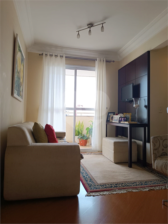 VENDE APARTAMENTO DE 3 DORMITÓRIOS COM SUÍTE , VAGA DE GARAGEM, NA RUA REIMS - CASA VERDE