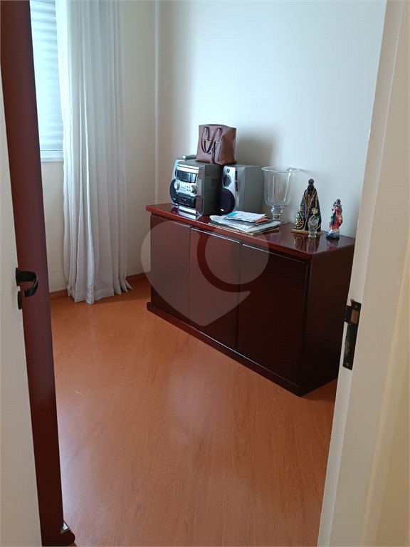 VENDE APARTAMENTO DE 3 DORMITÓRIOS COM SUÍTE , VAGA DE GARAGEM, NA RUA REIMS - CASA VERDE