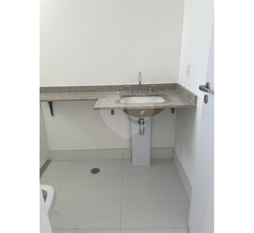 APARTAMENTO em CAMPO BELO