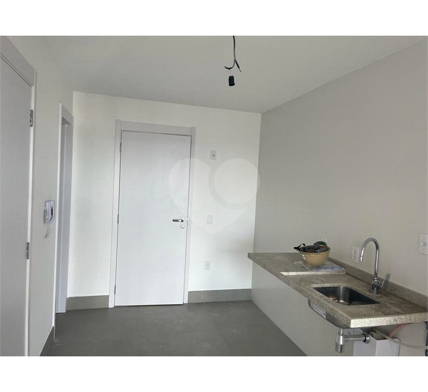 APARTAMENTO em CAMPO BELO