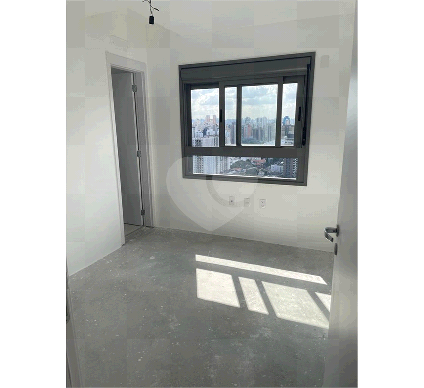 APARTAMENTO em CAMPO BELO
