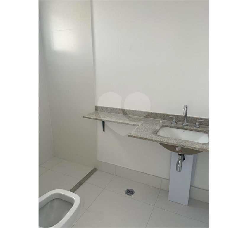 APARTAMENTO em CAMPO BELO