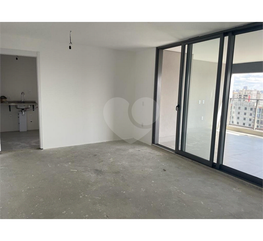 APARTAMENTO em CAMPO BELO