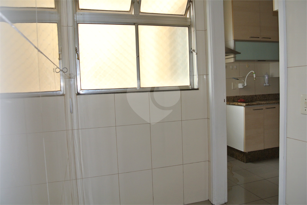 Apartamento à venda com 3 quartos, 75m² - Foto 17