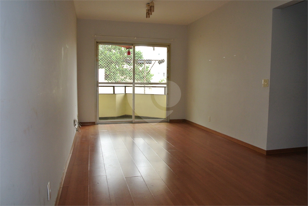 Apartamento à venda com 3 quartos, 75m² - Foto 1