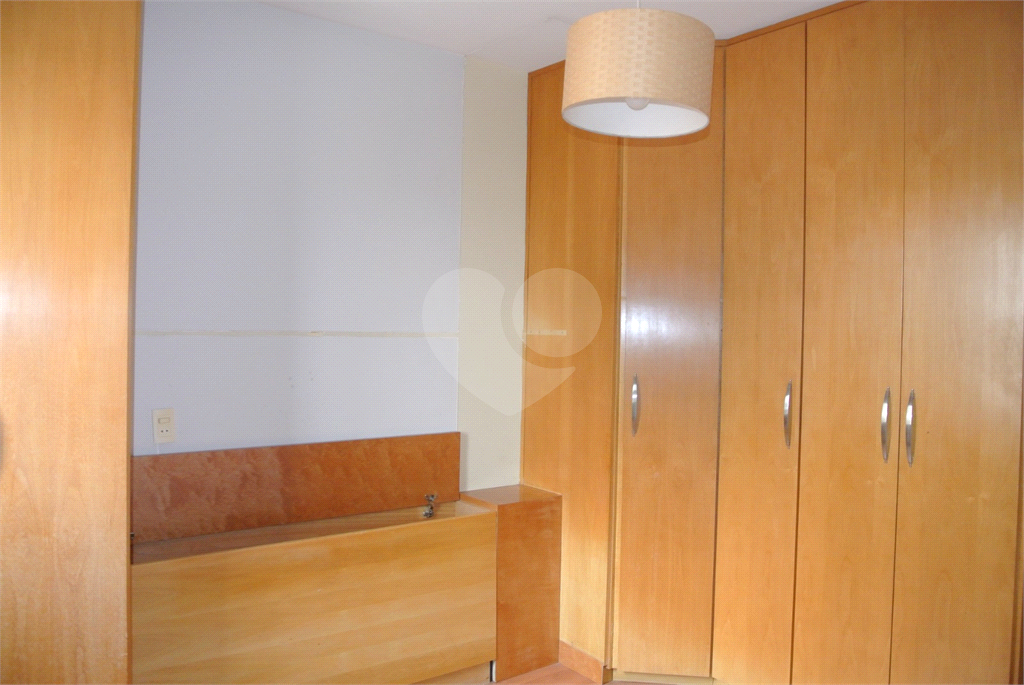 Apartamento à venda com 3 quartos, 75m² - Foto 10