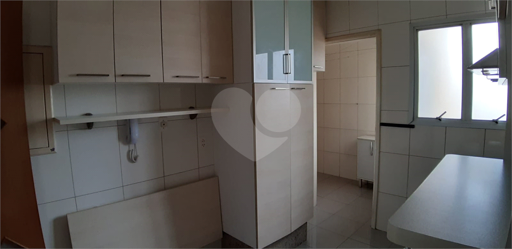 Apartamento à venda com 3 quartos, 75m² - Foto 11