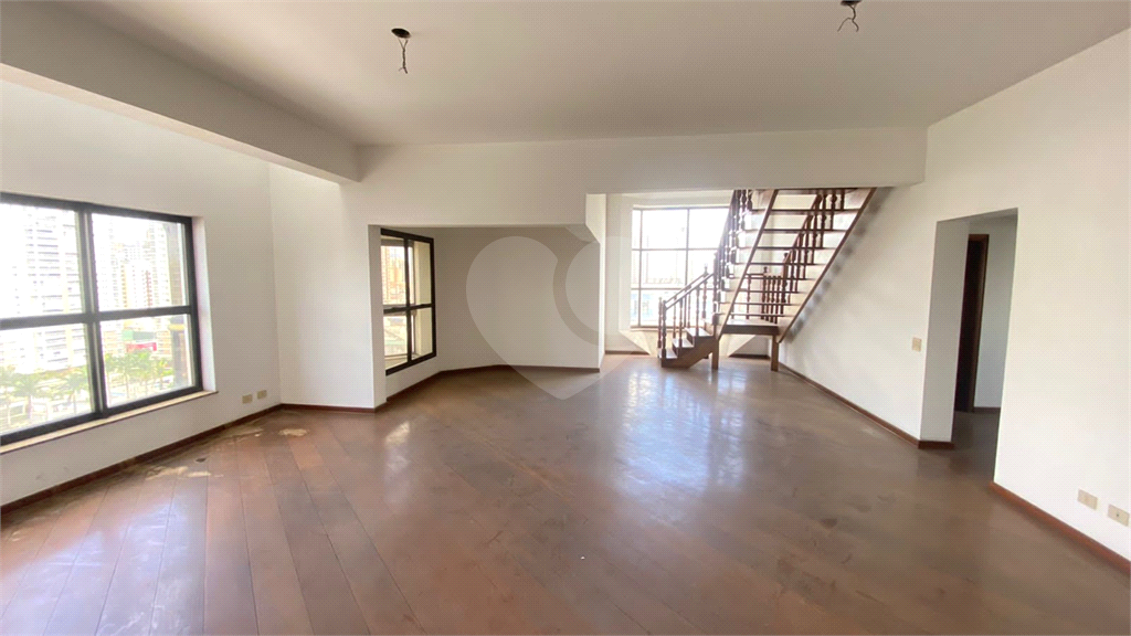 AMPLA COBERTURA  DUPLEX COM PISCINA E SAUNA