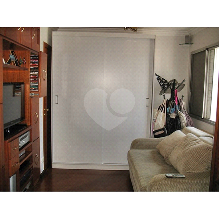 Vende-se Apartamento 3 Dorm 2 vagas 2 banheiros - Vila Andrade.