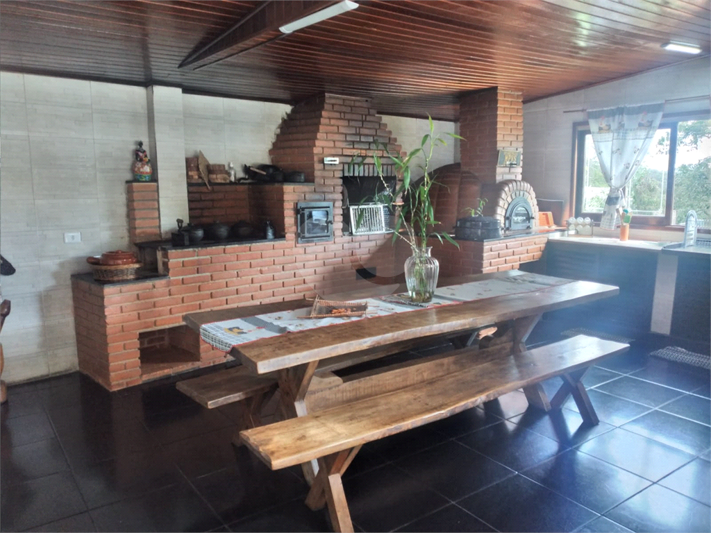 Linda Casa no km  50.5 da raposo Tavares 