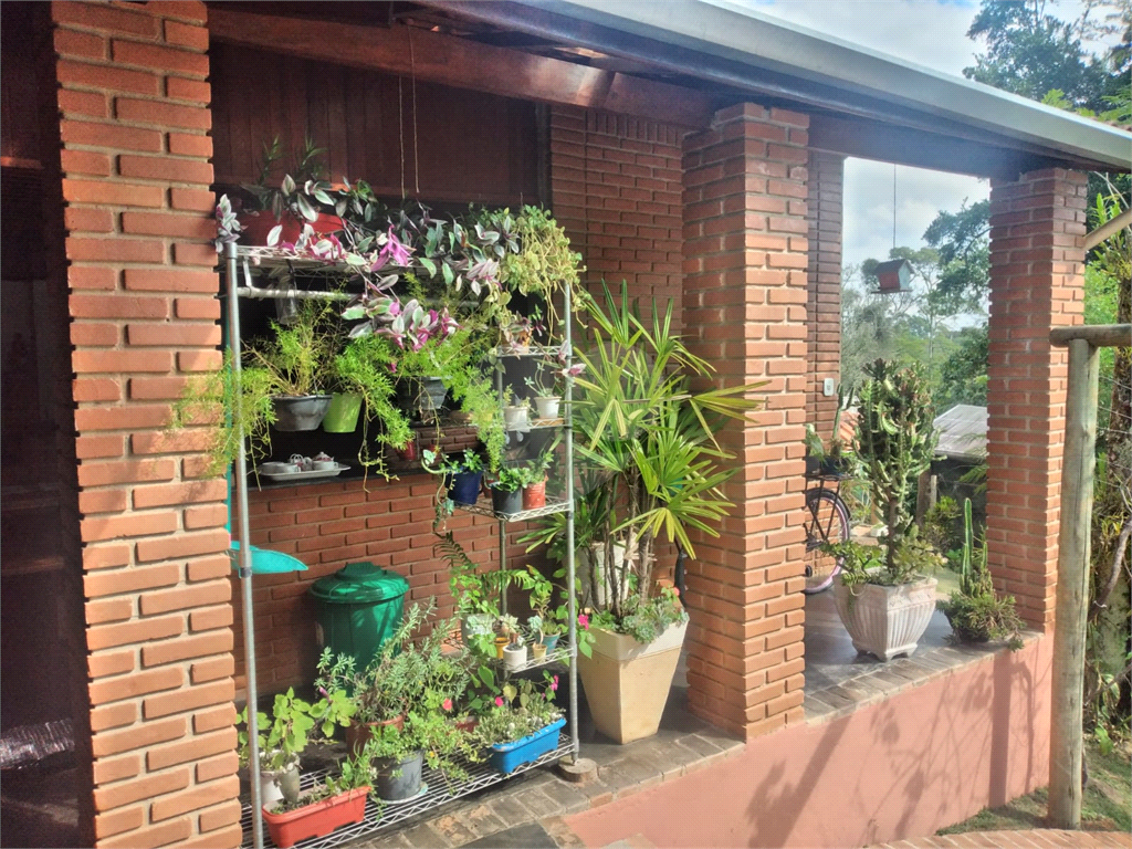 Linda Casa no km  50.5 da raposo Tavares 