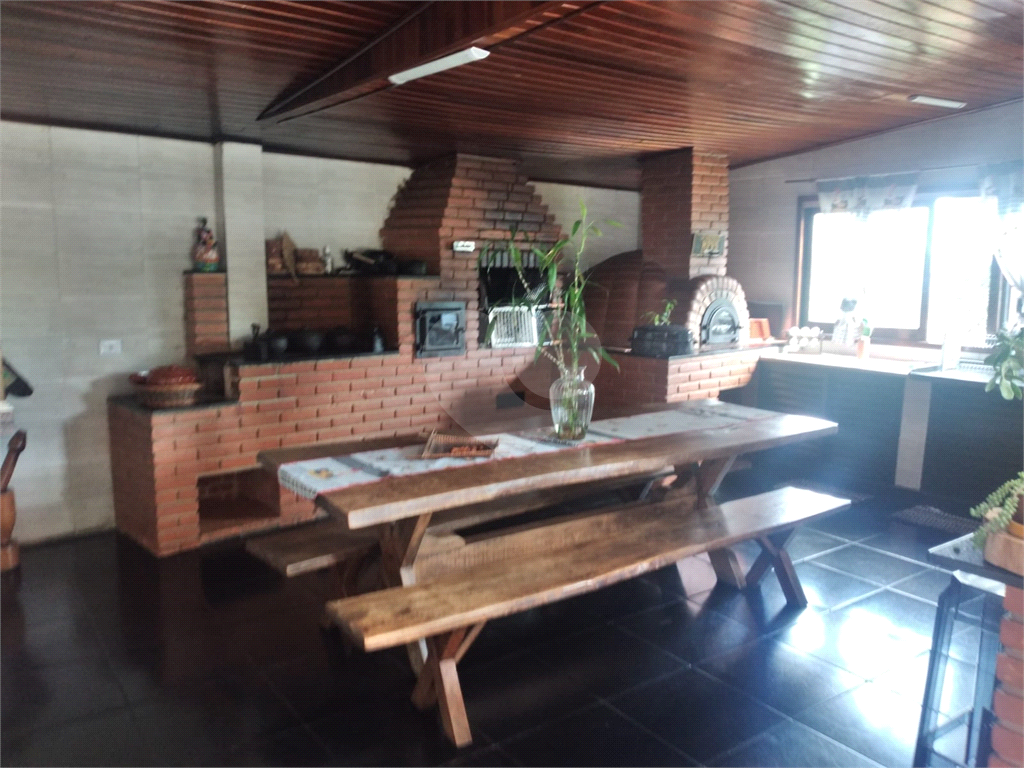 Linda Casa no km  50.5 da raposo Tavares 