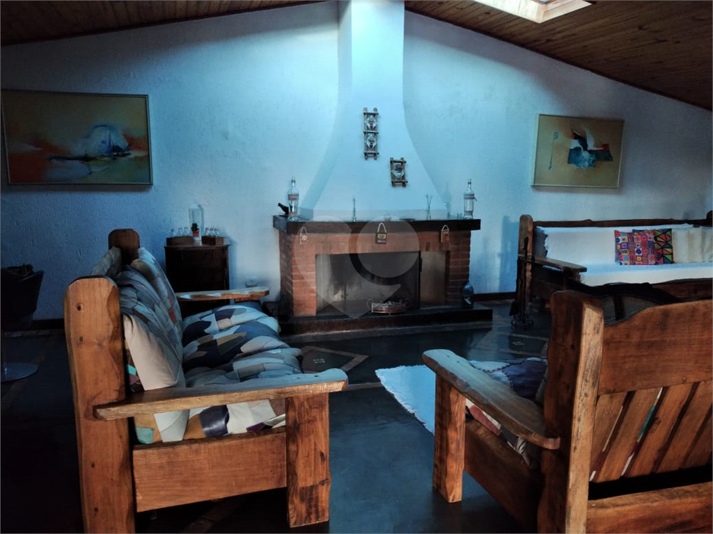 Linda Casa no km  50.5 da raposo Tavares 
