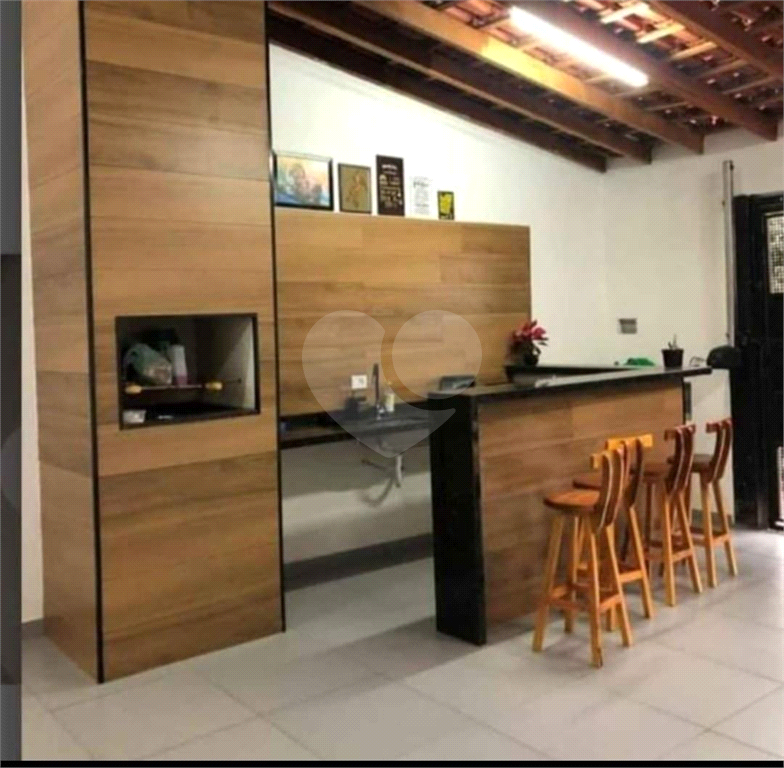 Casa à venda com 2 quartos, 180m² - Foto 1