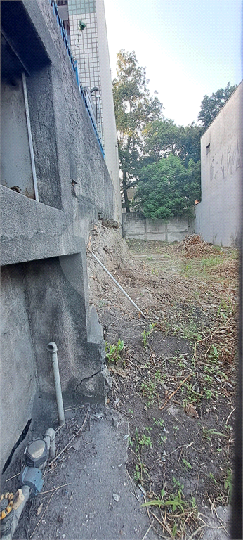 Terreno muito bem localizado com 180m² no bairro do Tremembé 
