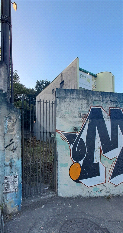 Terreno muito bem localizado com 180m² no bairro do Tremembé 