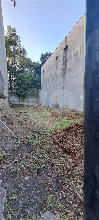 Terreno muito bem localizado com 180m² no bairro do Tremembé 