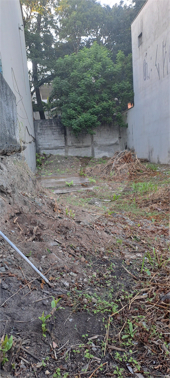 Terreno muito bem localizado com 180m² no bairro do Tremembé 