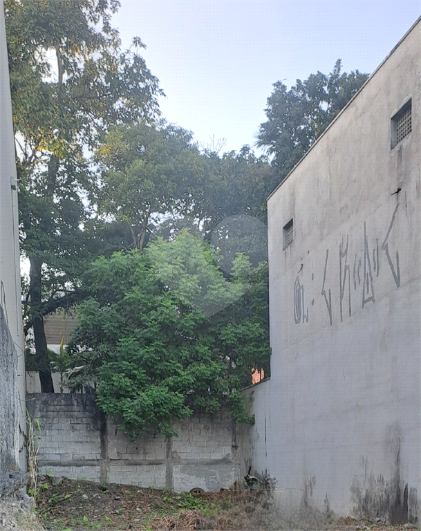 Terreno muito bem localizado com 180m² no bairro do Tremembé 