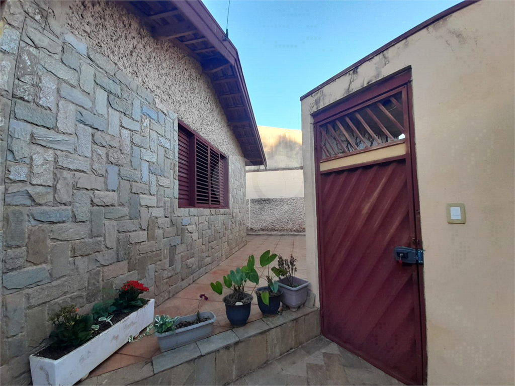 Casa à venda com 3 quartos, 199m² - Foto 2