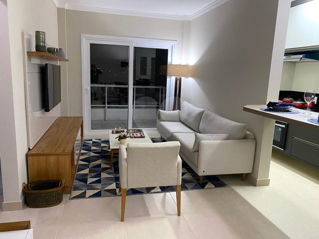 Apartamento à venda com 2 quartos, 77m² - Foto 3