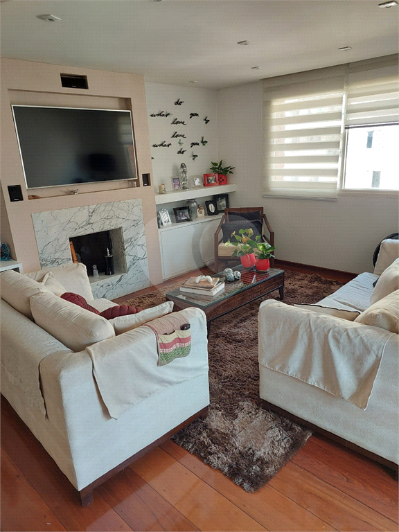 APARTAMENTO em MORUMBI