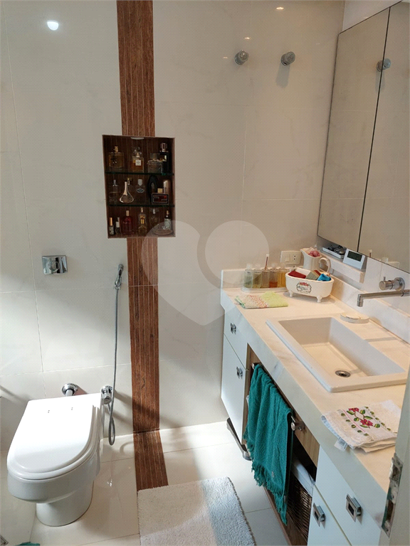 APARTAMENTO em MORUMBI