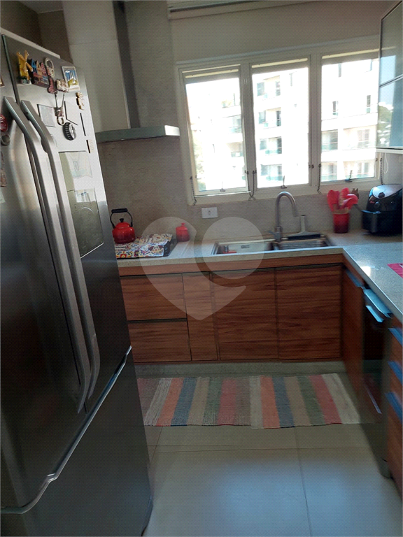 APARTAMENTO em MORUMBI