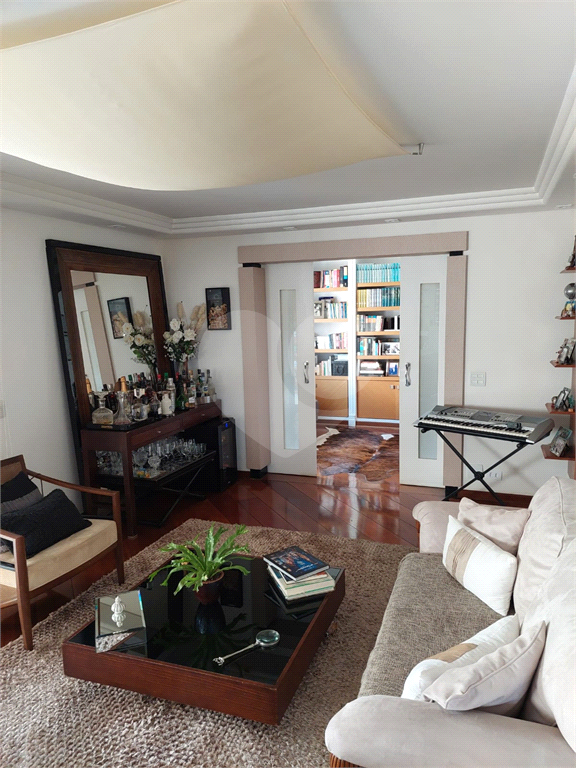 APARTAMENTO em MORUMBI