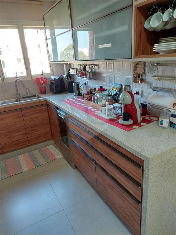 APARTAMENTO em MORUMBI