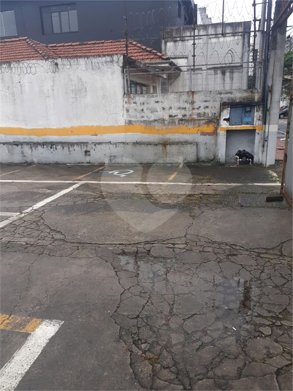 estacionamento com 600 metros