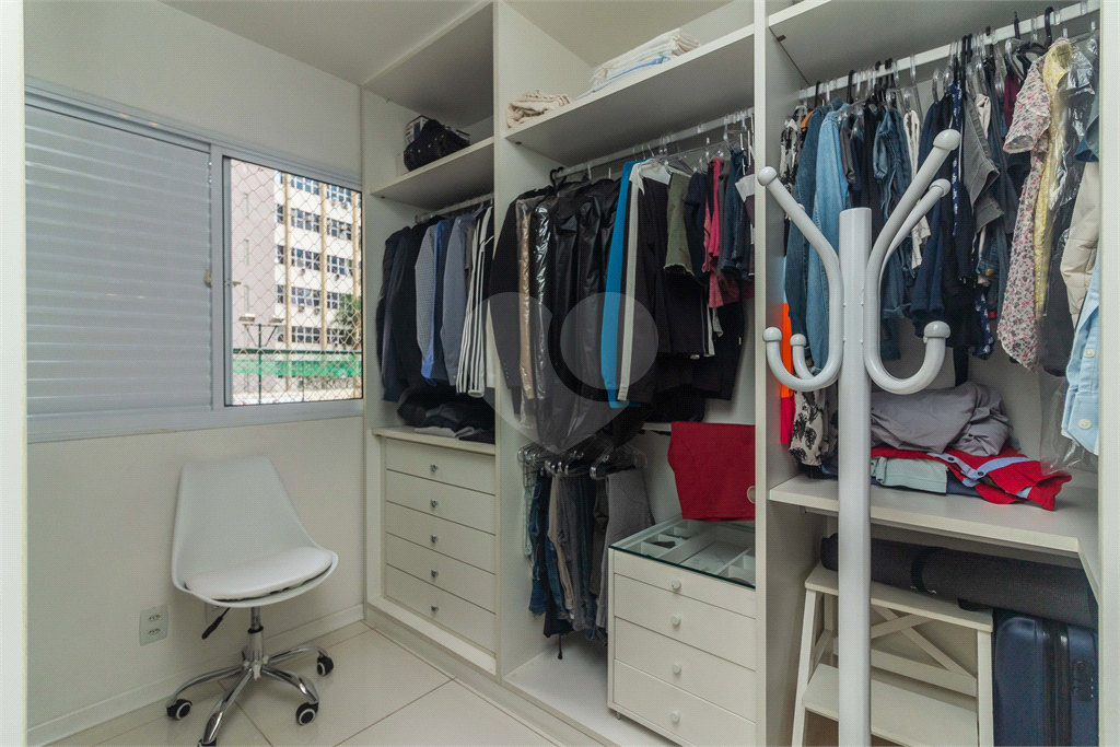 Apartamento a Venda Agua Branca dois dormitórios uma suíte uma vaga 