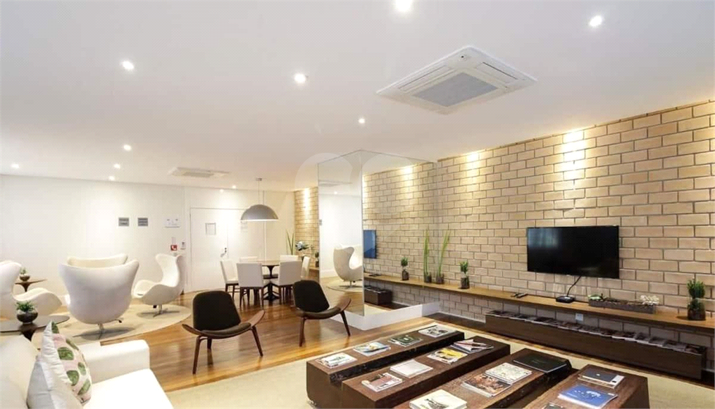 Apartamento tipo Studio com 52m²  na MOÓCA.