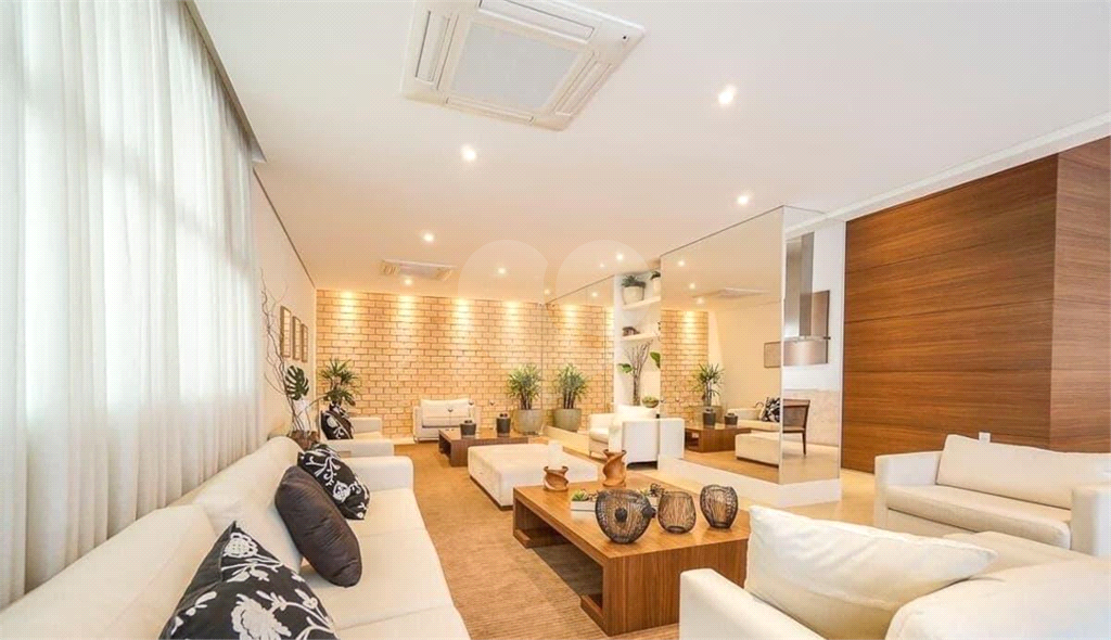 Apartamento tipo Studio com 52m²  na MOÓCA.