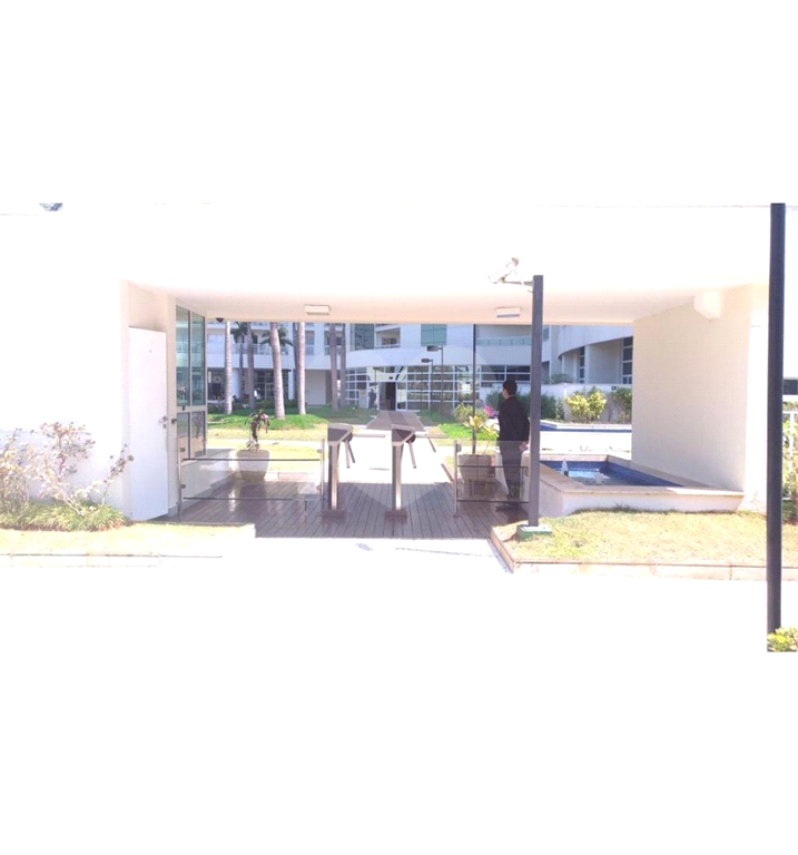 CONJUNTO COMERCIAL 65 METROS, 2 VAGAS DE GARAGEM, AR CONDICIONADO, PISO ELEVADO, REFORMADO E PRONTO 