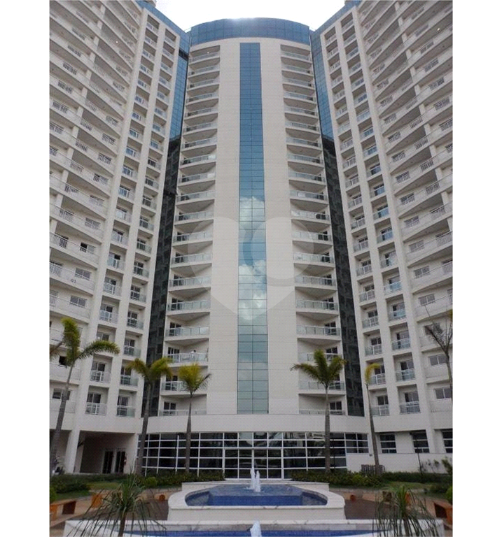 CONJUNTO COMERCIAL 65 METROS, 2 VAGAS DE GARAGEM, AR CONDICIONADO, PISO ELEVADO, REFORMADO E PRONTO 