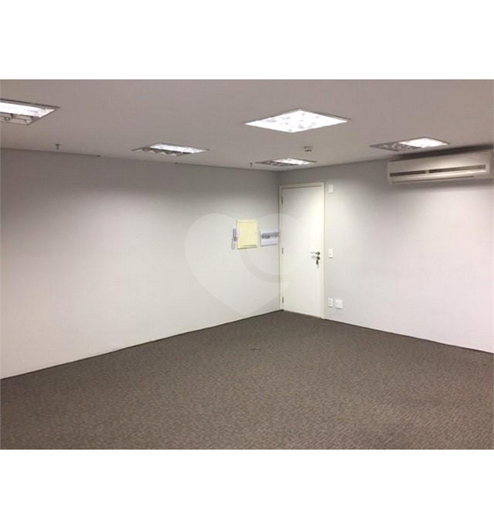 CONJUNTO COMERCIAL 65 METROS, 2 VAGAS DE GARAGEM, AR CONDICIONADO, PISO ELEVADO, REFORMADO E PRONTO 