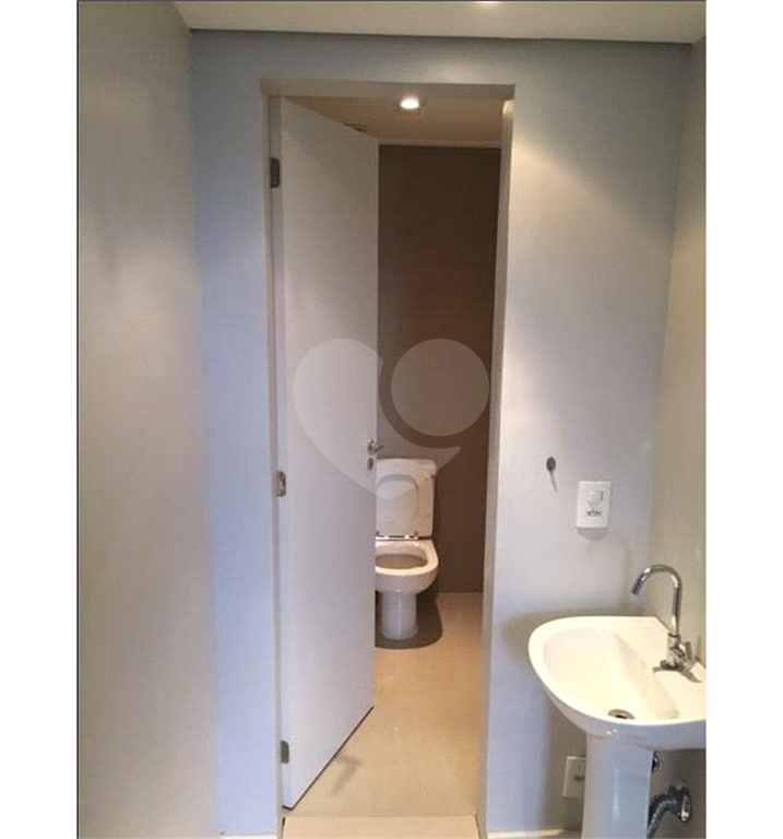CONJUNTO COMERCIAL 65 METROS, 2 VAGAS DE GARAGEM, AR CONDICIONADO, PISO ELEVADO, REFORMADO E PRONTO 