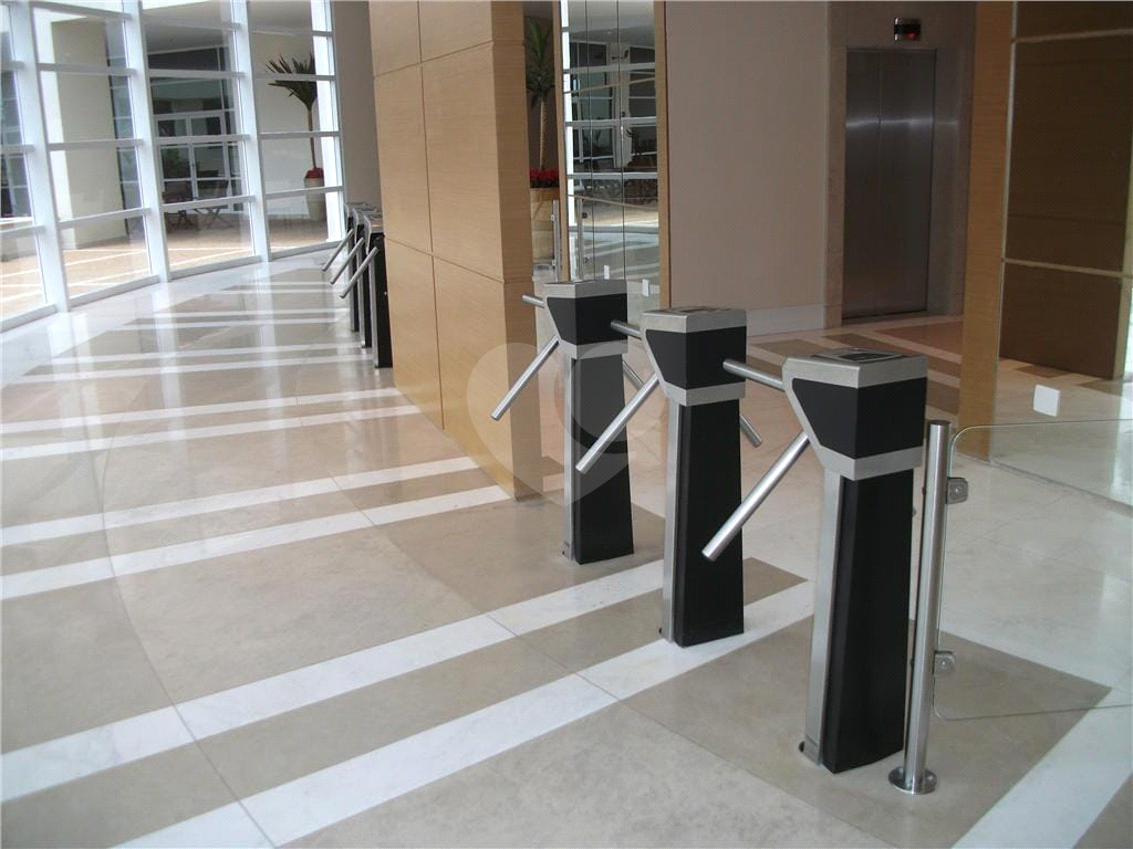 CONJUNTO COMERCIAL 65 METROS, 2 VAGAS DE GARAGEM, AR CONDICIONADO, PISO ELEVADO, REFORMADO E PRONTO 
