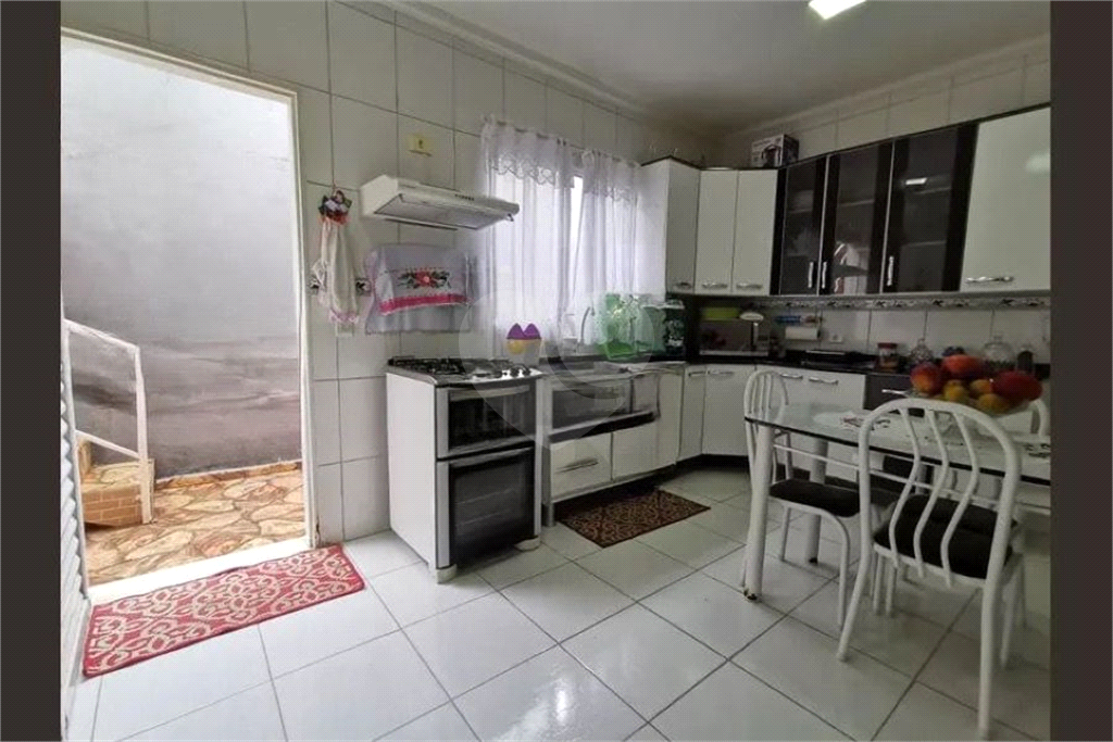 Casa à venda com 2 quartos, 167m² - Foto 2