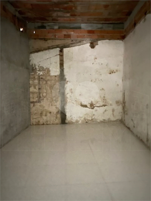 AMPLO IMOVEL COMERCIAL NA LAPA DE BAIXO