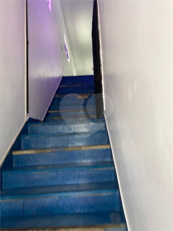 AMPLO IMOVEL COMERCIAL NA LAPA DE BAIXO