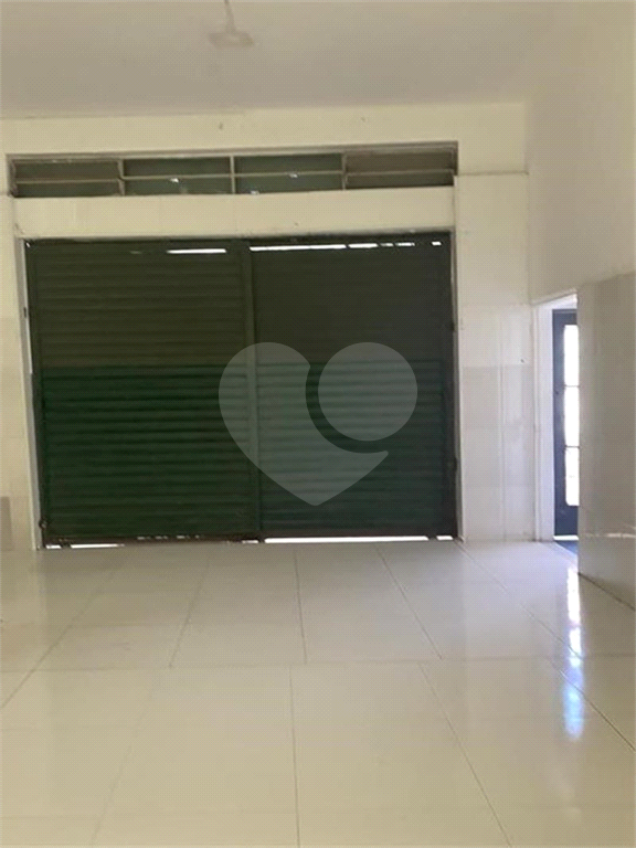 AMPLO IMOVEL COMERCIAL NA LAPA DE BAIXO