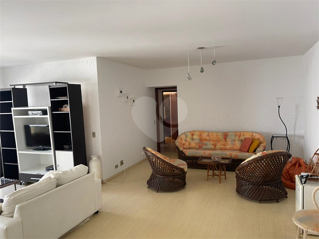 APARTAMENTO / GUARUJA