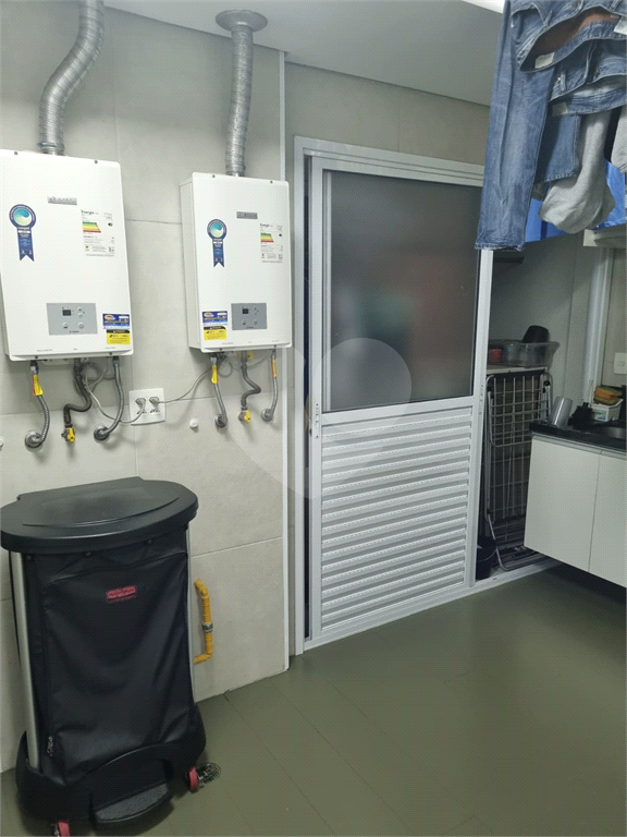 Apartamento  Morumbi - 3 suítes - 4 vagas - 238m² 